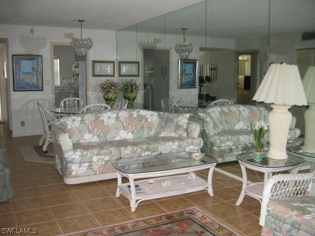 418 Broad Ave., Naples, FL 34102