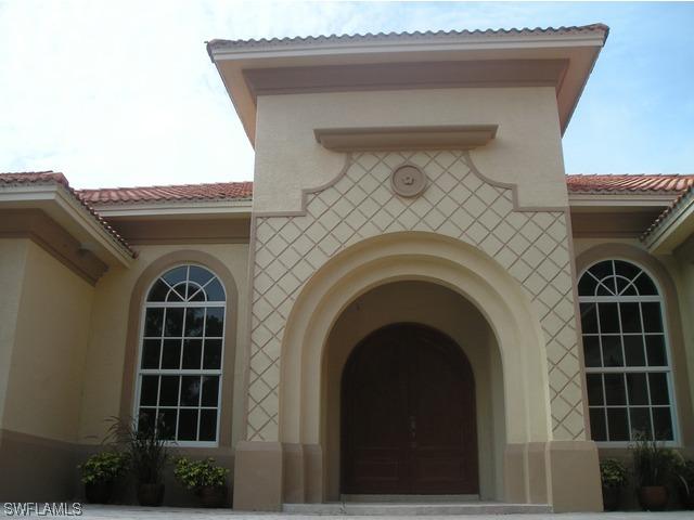 930 16th Ave., Naples, FL 34117