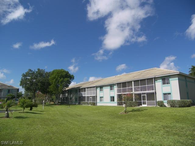 180 Furse Lakes Cir. #2, Naples, FL