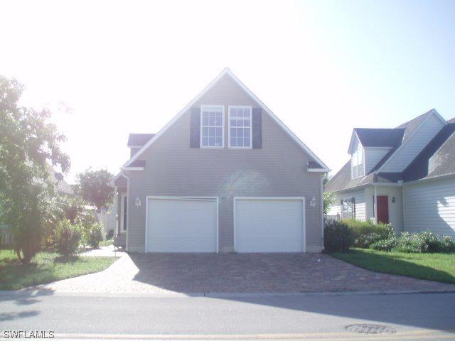 405 Leawood Cir., Naples, FL