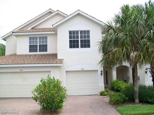 956 Hampton Cir. #81, Naples, FL 34105