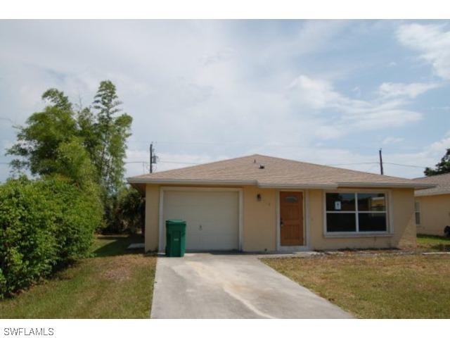 718 99th Ave., Naples, FL 34108