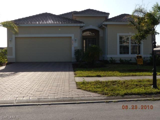 2880 Blossom Ct., Naples, FL 34120