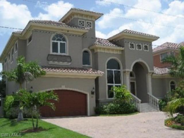 450 Germain Ave., Naples, FL 34108