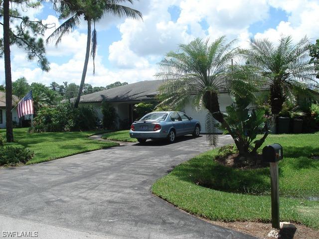 216 Willoughby Dr., Naples, FL 34110