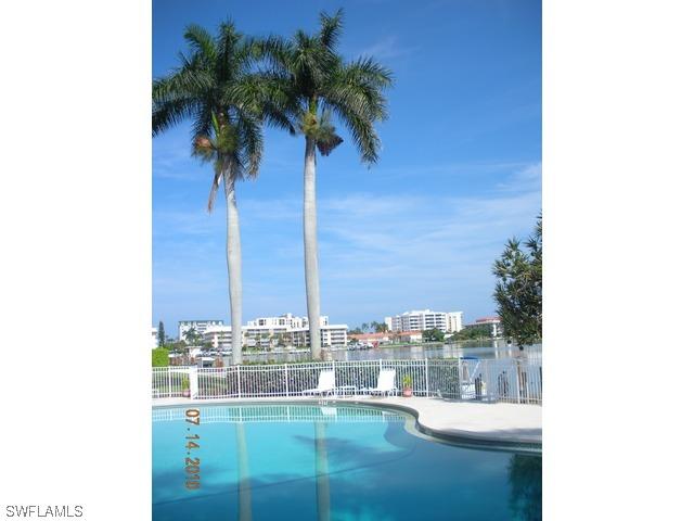 383 Harbour Dr. #302, Naples, FL