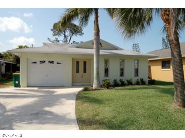 742 97th Ave., Naples, FL 34108