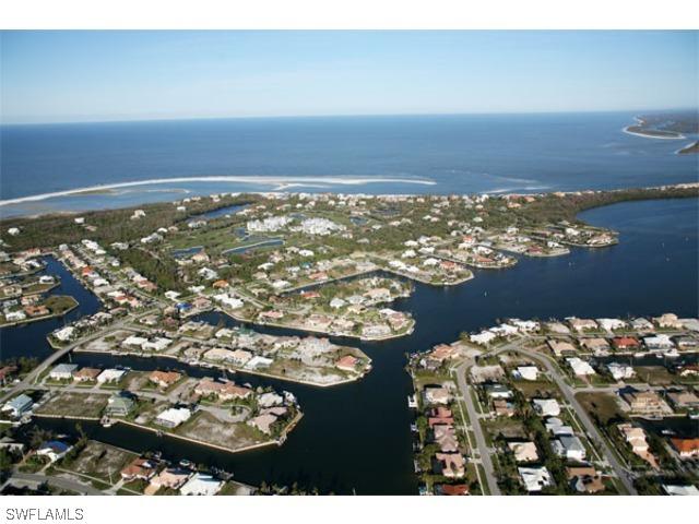 649 Seagrape Dr., Marco Island, FL 34145