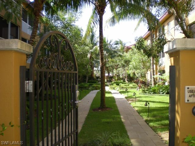 221 9th St. #101, Naples, FL 34102