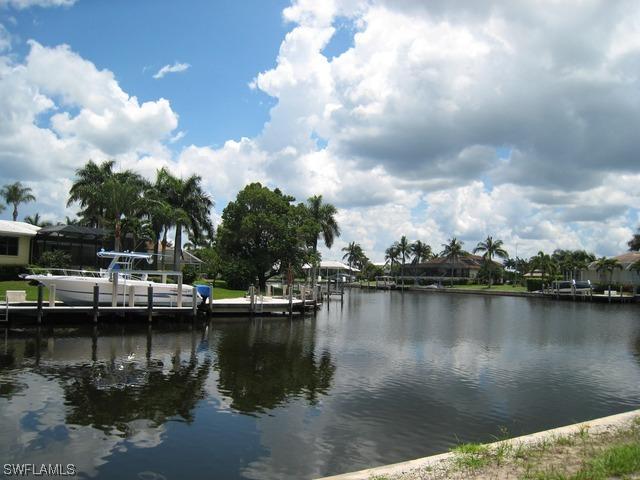 1556 Kingston Ct., Marco Island, FL