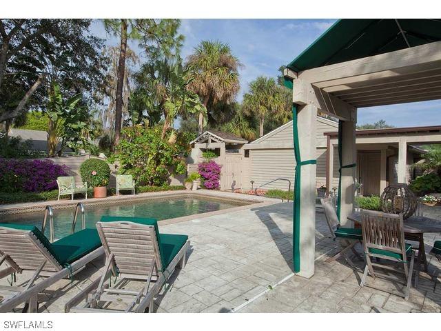 376 Edgemere Way #17, Naples, FL