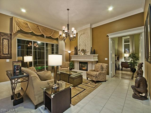 65 Wickliffe Dr., Naples, FL 34110