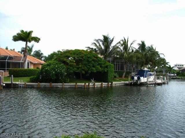 788 Caribbean Ct., Marco Island, FL 34145