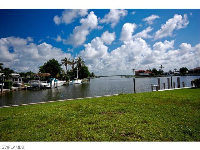 701 Fairlawn Ct., Marco Island, FL 34145