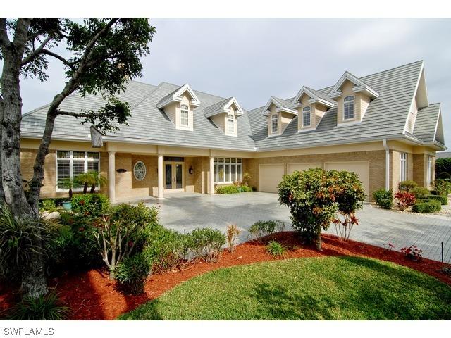 712 St Georges Ct., Naples, FL 34110