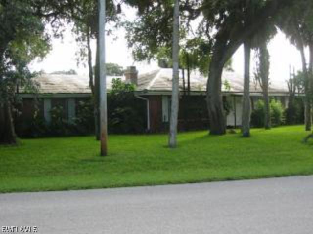 2315 Lakeview Dr., Lehigh Acres, FL