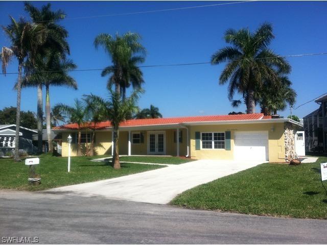 391 Pine Ave., Naples, FL 34108