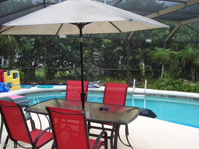 652 102nd Ave., Naples, FL 34108