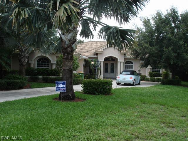 8133 Ronda Ct., Naples, FL 34109