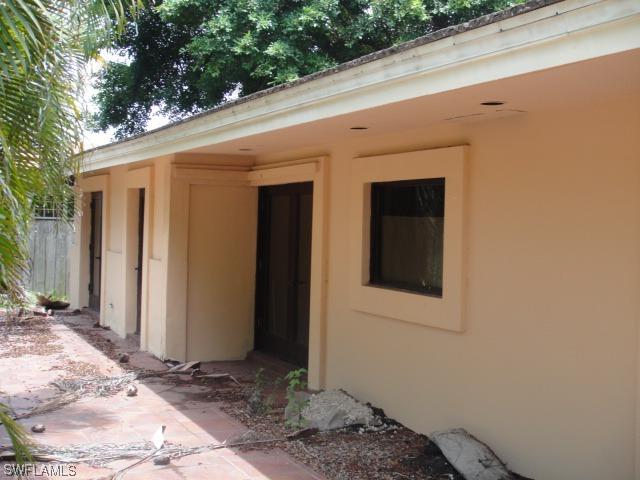 10662 Vanderbilt Dr., Naples, FL