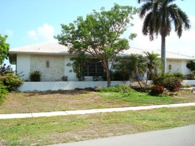 698 Embassy Ct., Marco Island, FL