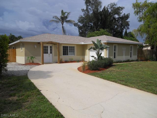 809 91st Ave., Naples, FL 34108