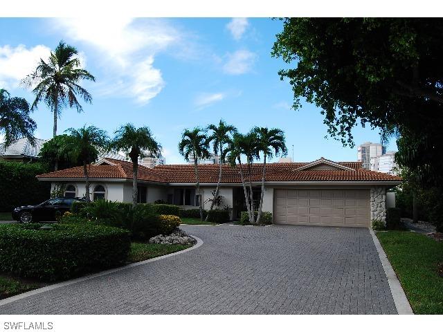 315 Neapolitan Way, Naples, FL 34103