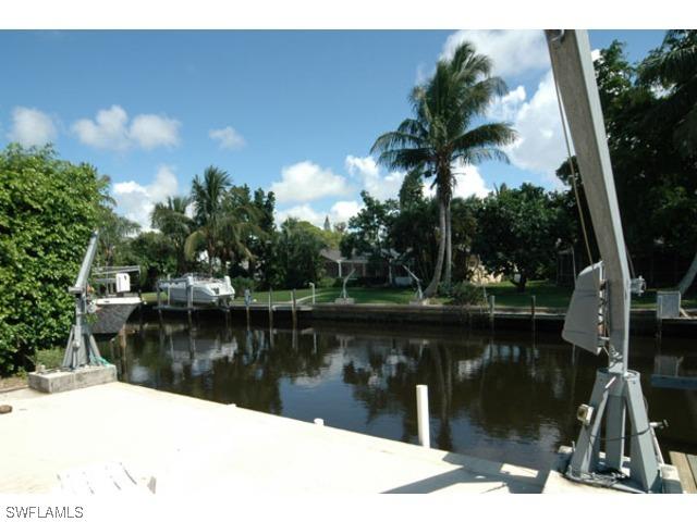 1571 Bonita Ln., Naples, FL 34102