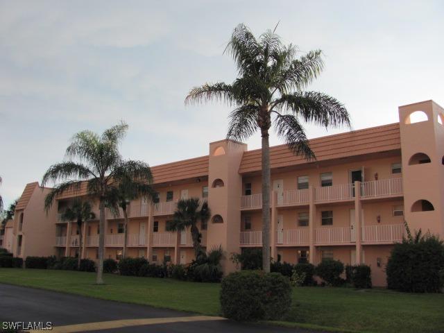 150 Turtle Lake Ct. #202, Naples, FL 34105