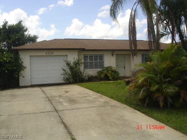 4224 Robin Ave., Naples, FL 34104