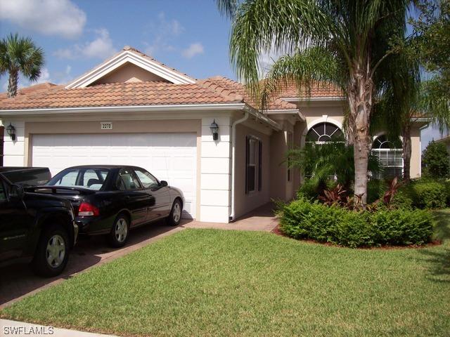 2270 Heydon Cir., Naples, FL 34120