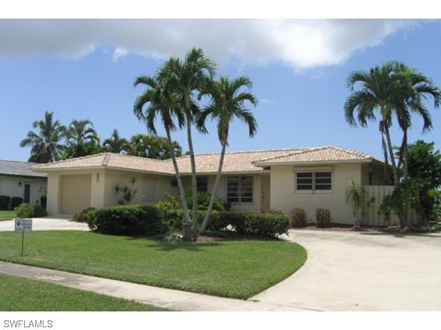 442 Tarpon Ct., Marco Island, FL 34145