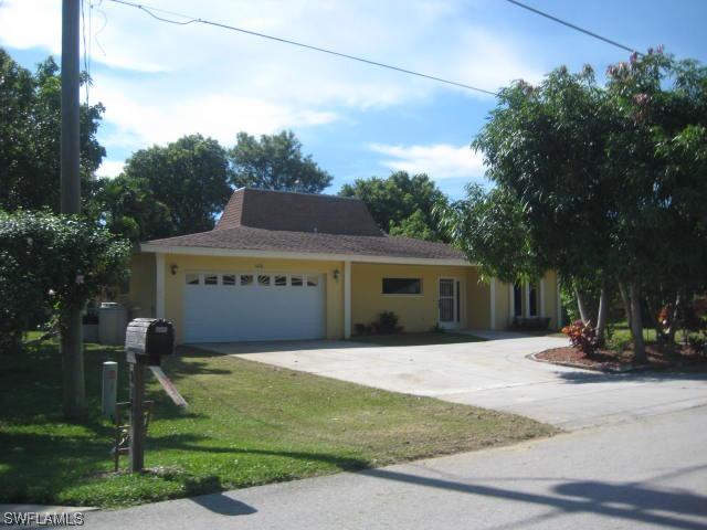 2261 54th Ter., Naples, FL