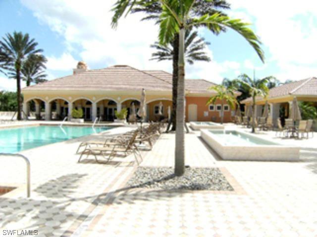 567 Avellino Isles Cir. #101, Naples, FL 34119