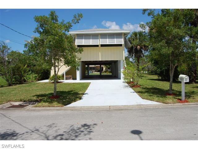 1685 Airway Dr., Naples, FL