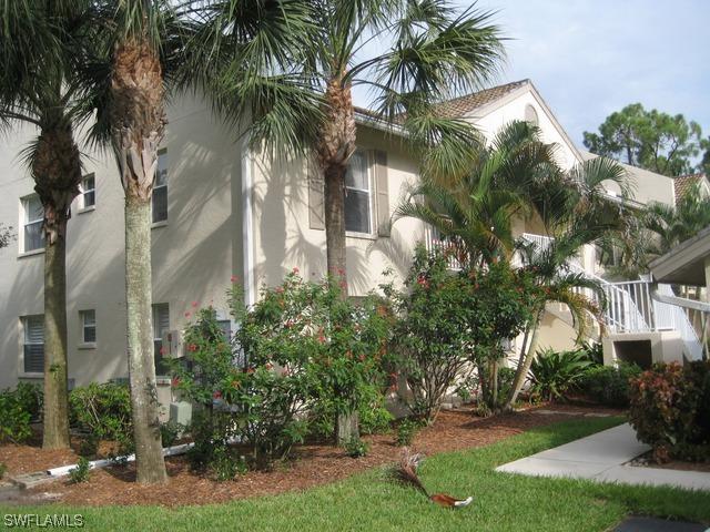 289 Robin Hood Cir. #102, Naples, FL 34104