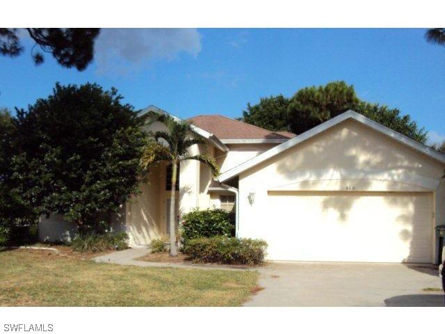 560 Raven Way, Naples, FL