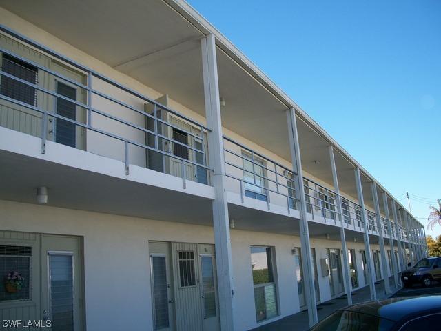 2064 Alamanda Dr. #25, Naples, FL 34102