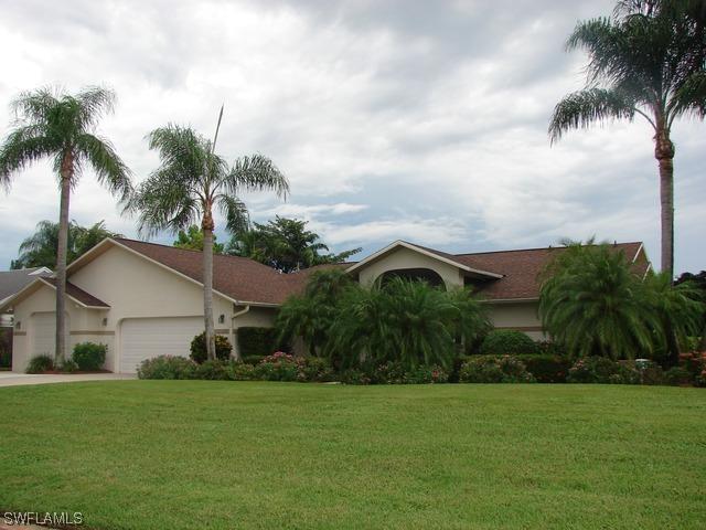 399 Forest Hills Blvd., Naples, FL 34113