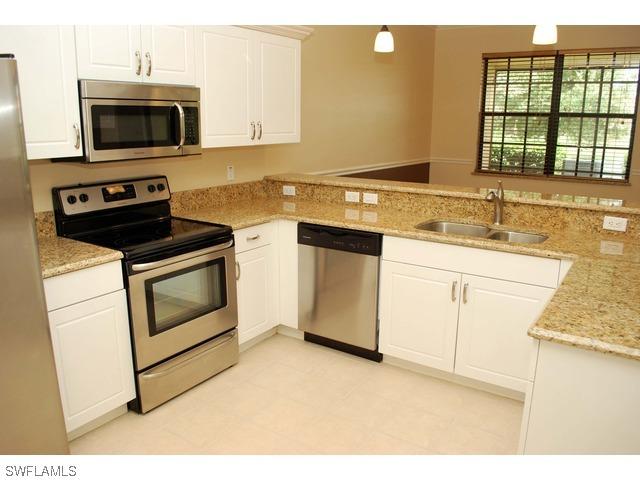 15658 Summit Place Cir. #386, Naples, FL 34119