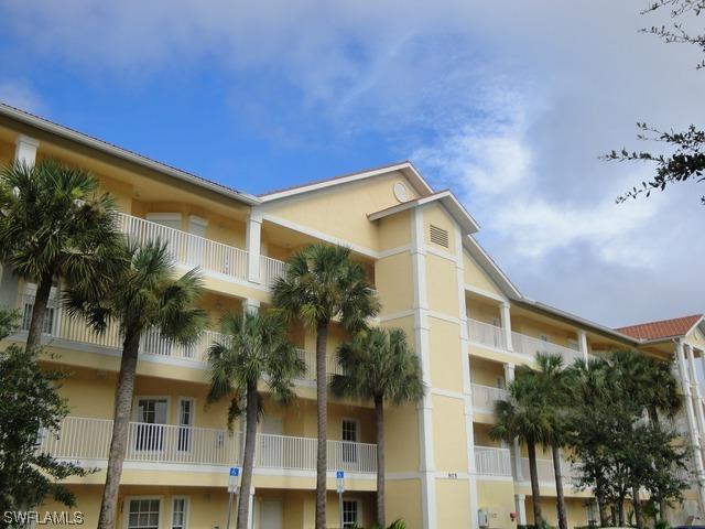 9175 Celeste Dr. #207, Naples, FL 34113