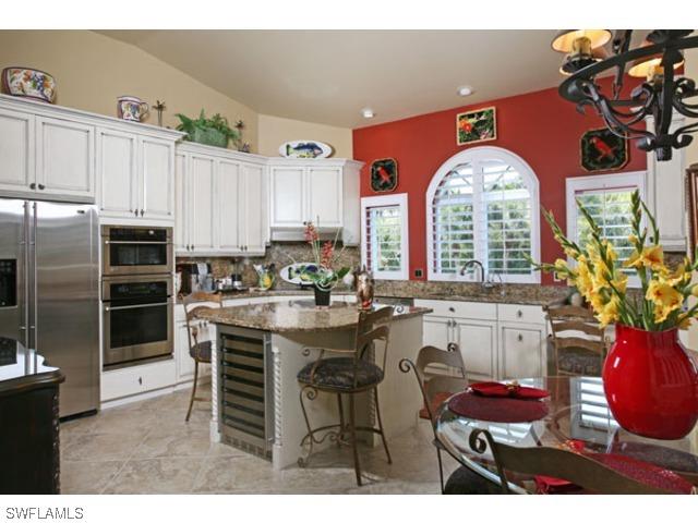 665 Via Mezner #203, Naples, FL 34108