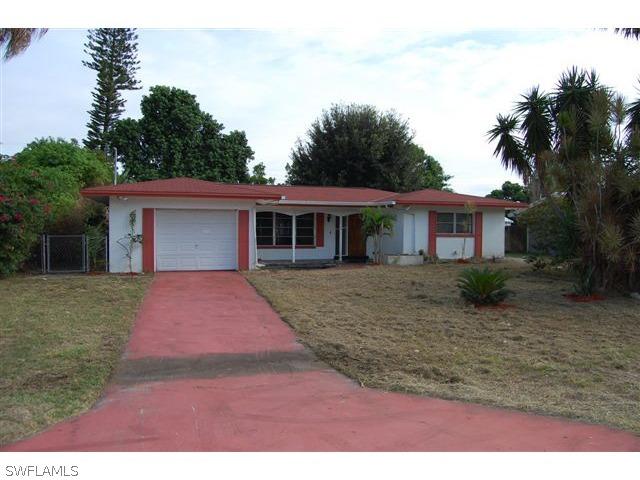 4439 23rd Pl., Naples, FL 34116