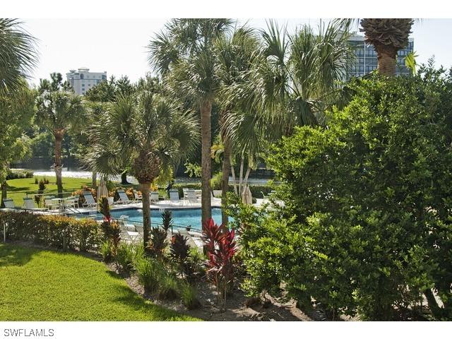 360 Horsecreek Dr. #208, Naples, FL 34110