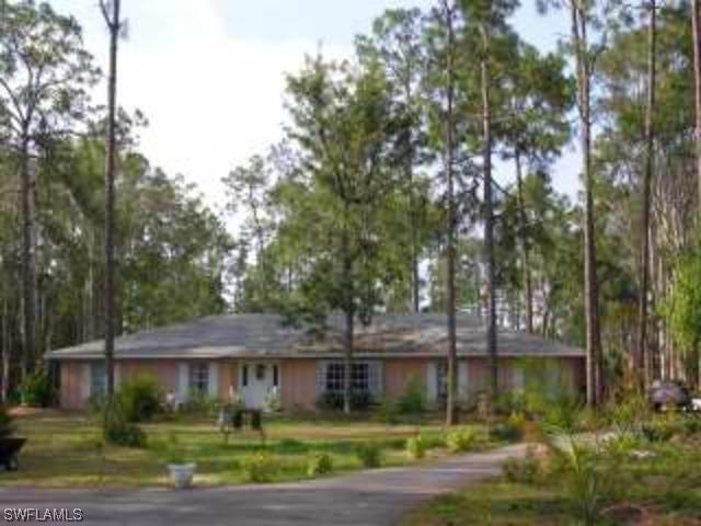 6830 Bottlebrush Ln., Naples, FL 34109