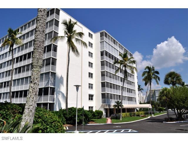 3 Bluebill Avenue Ave. #505, Naples, FL 34108