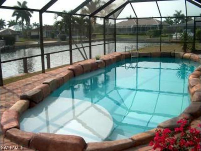 211 Seahorse Ct., Marco Island, FL 34145