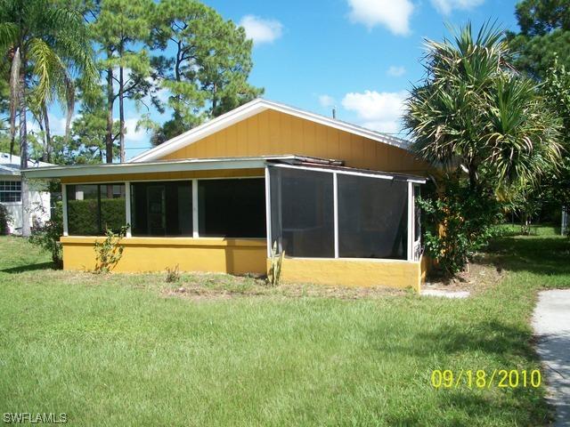 861 101st Ave., Naples, FL 34108