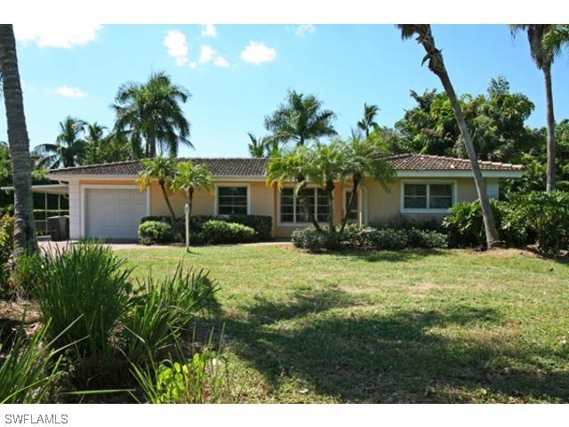 620 Sandpiper St., Naples, FL