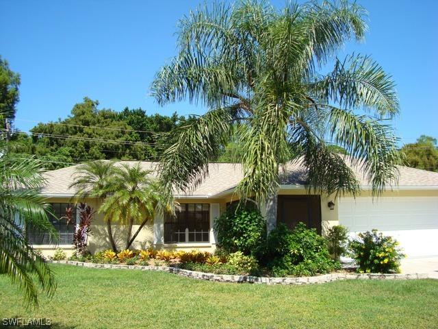 4523 Robin Ave., Naples, FL 34104